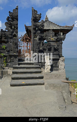 Meerestempel Pura Batu Bolong, Schwestertempel des Pura Tanah Lot, Bali, Indonesien Stockfoto