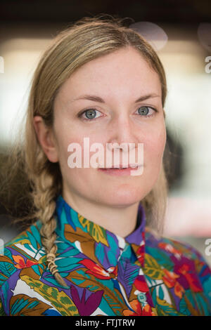 Berlin, Deutschland. 29. März 2016. Künstlerin Rebecca Louise Law posiert für ein Foto in Berlin, Deutschland, 29. März 2016. Foto: GREGOR FISCHER/DPA/Alamy Live-Nachrichten Stockfoto