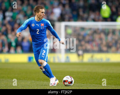 Aviva Stadion, Dublin, Irland. 29. März 2016. Internationaler Fußball freundlich Irland vs. Slowakei. Peter Pekarík am ball für die Slowakei. © Aktion Plus Sport/Alamy Live-Nachrichten Stockfoto