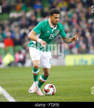 Aviva Stadion, Dublin, Irland. 29. März 2016. Internationaler Fußball freundlich Irland vs. Slowakei. Cyrus Christie am ball für Irland. © Aktion Plus Sport/Alamy Live-Nachrichten Stockfoto