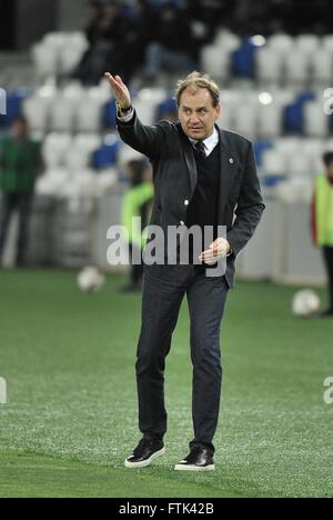 Tiflis (Tbilissi), Georgien. 29. März 2016. Georgiens neuer Leiter Trainer Vladimir Weiss während einer Fußball-freundlich reagiert Spiel zwischen Georgien und Kasachstan im Dinamo-Arena in Tiflis (Tbilissi), Georgien, am 29. März 2016. Das Spiel endete mit einem 1: 1-Unentschieden. © Kulumbegashvili Tamuna/Xinhua/Alamy Live-Nachrichten Stockfoto