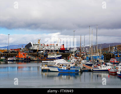 Boote in den Hafen Mallaig, schottischen Highlands, Schottland, Vereinigtes Königreich Stockfoto