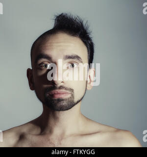 Syudio Porträt der Hälfte rasierte männliche closeup Stockfoto