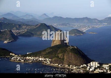 Urca Nachbarschaft mit den Hügel von Urca und Pao de Acucar - Nebenkosten Niteroi Stockfoto