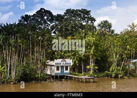 Evangelische Kirche am Ufer des Flusses auf der Insel Marajó Stockfoto