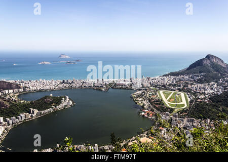 Blick auf die Lagoa Rodrigo de Freitas und brasilianischen Jockey Club rechts - Südseite Stockfoto