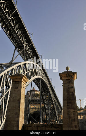 Metalica Dom Luis Brücke über den Fluss Douro Stockfoto