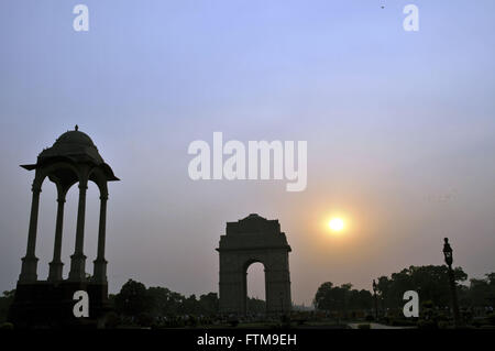 Tor von Indien in Neu Delhi - Rajpath - Pfad des großen Boulevard King City Stockfoto