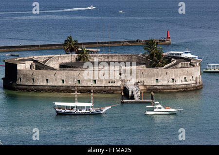 Ansicht von Forte de São Marcelo in der Bucht der Allerheiligen - gebaut im 17. Jahrhundert Stockfoto