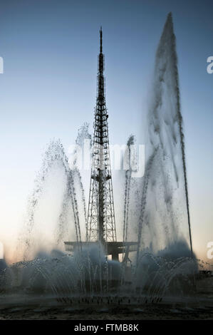 Praça Das Fontes Fernsehturm und die Stadt Brasilia - Projekt Lucio Costa Stockfoto