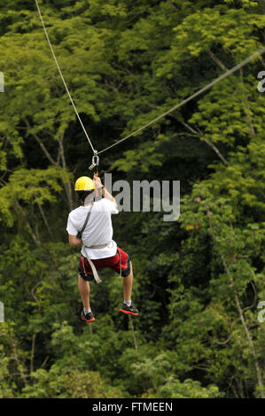 Zipline an natürlichen Stadtpark Sucuriu springen Stockfoto