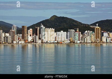 Blick auf Central Beach Balneario Camboriu - SC vom Straße Interpraias Stockfoto