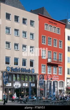 Köln, Altstadt-Nord, Alter Markt, Papa Joes Biersalon Im Klimperkasten Erzeugt Mit der Demo-Version des Beschriftung Schriftsteller II. Stockfoto