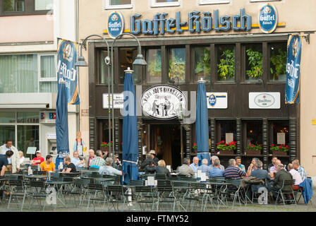 Köln, Altstadt-Nord, Alter Markt, Papa Joes Biersalon Im Klimperkasten Erzeugt Mit der Demo-Version des Beschriftung Schriftsteller II. Erze Stockfoto