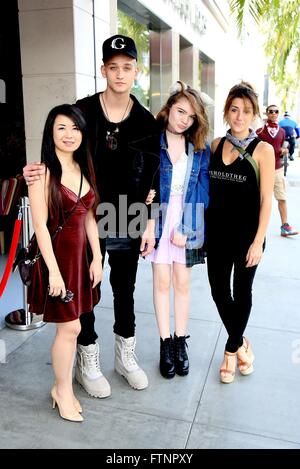 "Teen Wolf" Sterne Cody Saintgnue auf dem Rodeo Drive mit Madison mit Rothschild entdeckt: Yun Xiao, Cody Saintgnue, Madison Rothschild, nur rosig wo: Los Angeles, California, Vereinigte Staaten von Amerika bei: 27. Februar 2016 Stockfoto