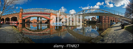 Panorama-viktorianischen Eisenbahn-Viadukte und Brücken im Castlefield Bassin Manchester Stockfoto