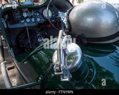 Meran, Italien - 9. Juli 2015: weit eckige Blick in das Cockpit des MG-K3 während einer Zwischenlandung in Meran Stockfoto