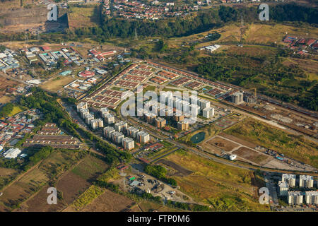 ALAJUELA, COSTA RICA - Luftbild von modernen Vorort Wohnanlage. Stockfoto