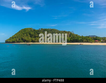 Koh Yao Yai Insel Thailand, Strand-Szene und der Andamanensee. Bewaldet/Dschungel-Bereich auf der Seite des Ban Chong Lad Strand. Stockfoto