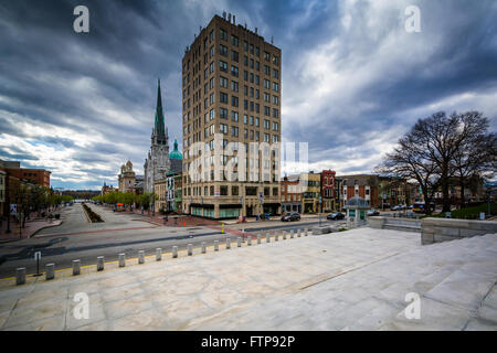 Ansicht der Gebäude an der Kreuzung der State und Third Street, in der Innenstadt von Harrisburg, Pennsylvania. Stockfoto