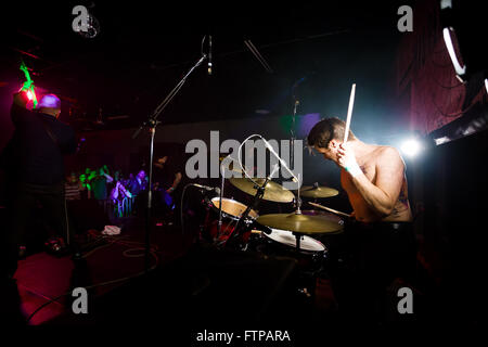 EUGENE, OR - 26. März 2016: Instrumentalen Postrock-Band führt das Patch von Sky in der HiFi-Music-Hall in Eugene, Oregin, USA Stockfoto