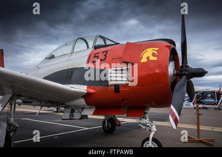 Redding, Kalifornien, USA - 28. September 2014: A WWII Ära North American t-28 geparkt auf der Redding Air Show. Stockfoto