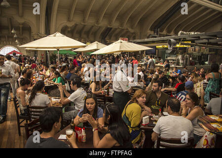 Food-Court der kommunalen Markt von Sao Paulo - eine touristische Attraktion eröffnet in 193 Stockfoto