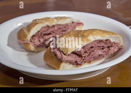 Bologna-Sandwich - Food-Court an der Markthalle Stockfoto