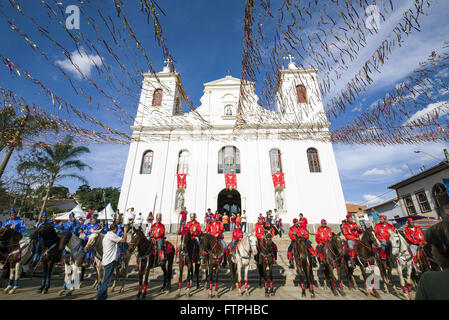 Präsentation der Cavalhada Sao Pedro de Catucaba das Fest des Heiligen Geistes göttlichen Stockfoto