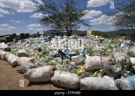 Deposito de Lixo com Plásticos Separados Para reciclagem Stockfoto