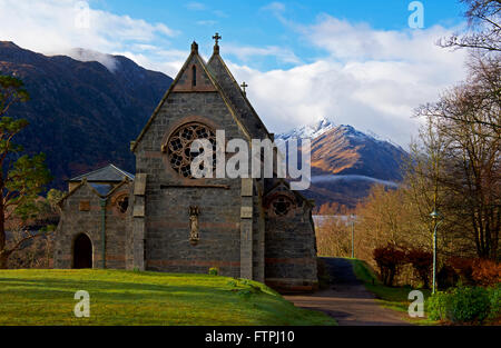 Die katholische Kirche St. Maria und St. Finnan, Glenfinnan, Lochabar, Schottisches Hochland, Schottland, Vereinigtes Königreich Stockfoto