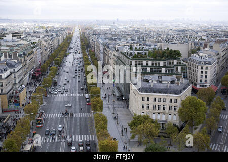 Champs-Elysées zum Arc de Triomphe anzeigen Stockfoto