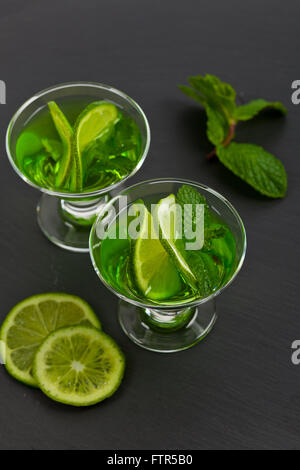 Limette und Minze, Wodka trinken grün Stockfoto