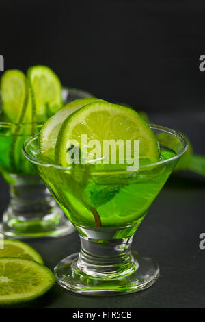 Limette und Minze, Wodka trinken grün Stockfoto