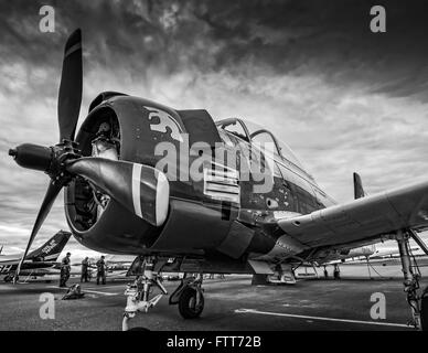 Redding, Kalifornien, USA - 28. September 2014: A WWII Ära North American t-28 geparkt auf der Redding Air Show. Stockfoto