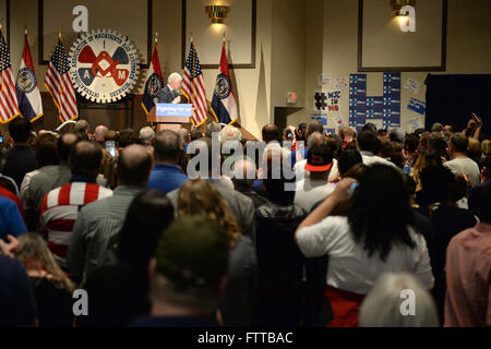 Bridgeton, MO/USA – 8. März 2016: Ehemaliger Präsident Bill Clinton spricht an die Fans von Hillary Clinton. Stockfoto