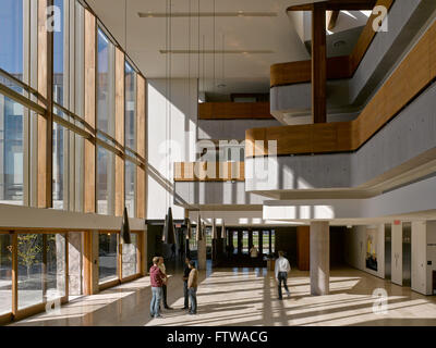 Große Halle. Ivey Business School, London, Großbritannien. Architekt: Hariri Pontarini Architects, 2013. Stockfoto