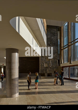 Große Halle. Ivey Business School, London, Großbritannien. Architekt: Hariri Pontarini Architects, 2013. Stockfoto