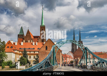 Auf der Dominsel sind der Kreuz-Kirche (links) und der Breslauer Dom (rechts), Wroclaw, Polen, Europa Stockfoto