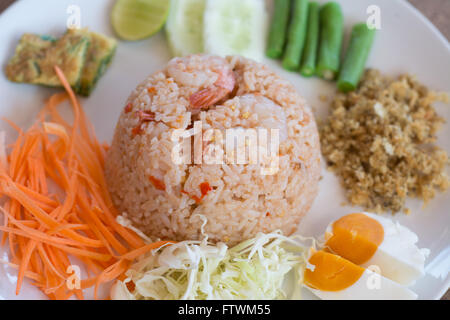 Thai-Food, gebratener Reis mit Garnelen Stockfoto