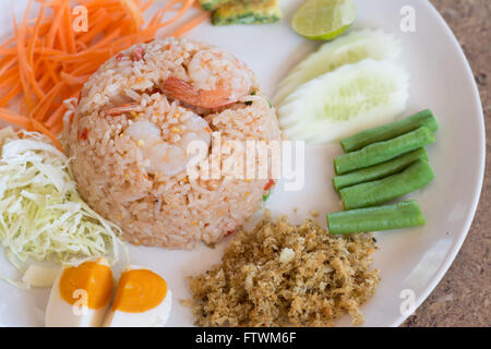 Thai-Food, gebratener Reis mit Garnelen Stockfoto