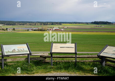 Whidbey Insel - Anzeigen vor Ort von den malerischen Wiesen und Ackerland von Ebey Prairie bei Ebeys Landung National Historic Reserve. Stockfoto