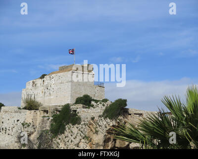 Union Jack fliegen auf Bastion in Gibraltar Stockfoto