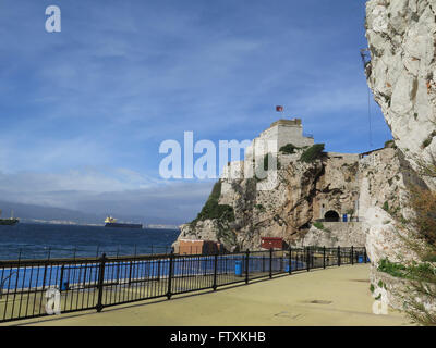 Union Jack fliegen auf Bastion in Gibraltar Stockfoto