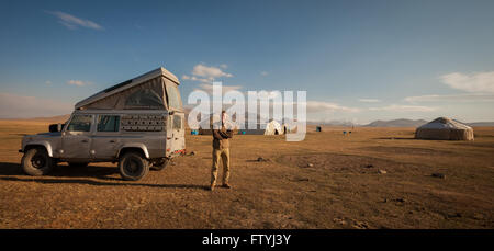 Kirgisistan, Kirgistan, Asien, 4WD Reisen in der Steppe, Jurte, traditionelle Leben. Stockfoto