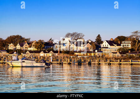 Edgartown Hafen und Häusern, Martha's Vineyard, Massachusetts, USA Stockfoto