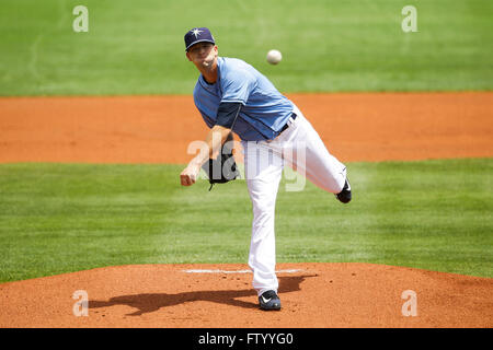 Port Charlotte, Florida, USA. 30. März 2016. WILL VRAGOVIC | Times.Tampa Bay Rays ab Krug Drew Smyly (33) im ersten Inning des Spiels zwischen den Tampa Bay Rays und den Boston Red Sox in Charlotte Sportpark in Port Charlotte, Florida am Mittwoch, 30. März 2016 werfen. © Willen Vragovic/Tampa Bay Times / ZUMA Draht/Alamy Live News Stockfoto