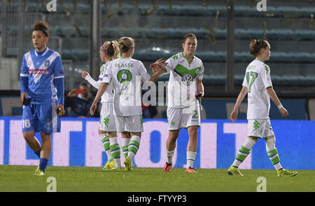 Brescia, ITA. 30. März 2016. Wolfsburg feiert nach gewinnt während der UEFA Women's Champions League zwischen ACF Brescia Femminile und VfL Wolfsburg Frauen bei Rigamonti Stadion Credit Match: Richard Morgano/Alamy Live News Stockfoto