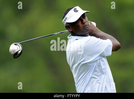 Chaska, MN, Vereinigte Staaten von Amerika. 13. August 2009. Vijay Singh Abschlag auf dem 12. Loch in der ersten Runde der 2009 PGA Championship im Hazeltine National Golf Club auf 13. August 2009 in Chaska, MN. ZUMA Press/Scott A. Miller © Scott A. Miller/ZUMA Draht/Alamy Live-Nachrichten Stockfoto