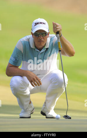 Ponte Vedra Beach, Florida, Vereinigte Staaten von Amerika. 10. Mai 2009. Henrik Stenson aus Schweden-Linien ein Putt 12. Loch während der Endrunde der Players Championship am TPC Sawgrass am 10. Mai 2009 in Ponte Vedra Beach, Florida.ZUMA Presse/Scott A. Miller © Scott A. Miller/ZUMA Draht/Alamy Live News Stockfoto